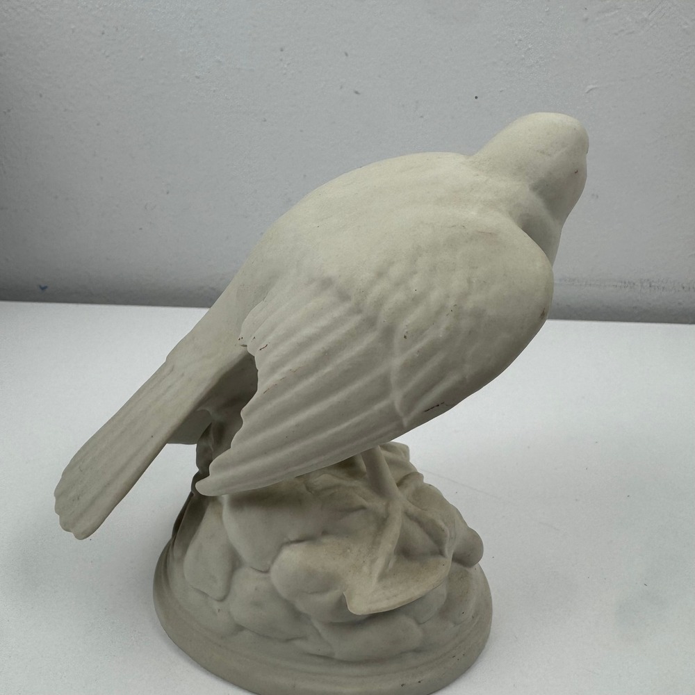 Vtg‎ Bisque Porcelain Falcon Hawk Figurine Made in Spain Bird of Prey Decor - Picture 3 of 14